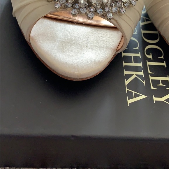 Badgley Mischka Pearson Pumps, sz 8 1/2 - Picture 3 of 8